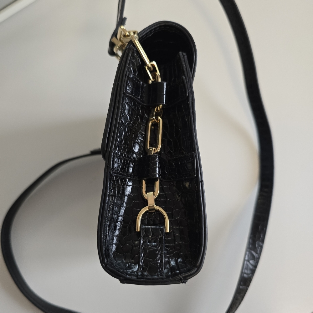 TOPSHOP  Black Croc-Embossed Crossbody Bag - Picture 4 of 7